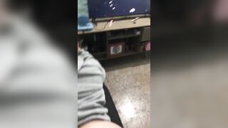 LE GUSTA QUE SE LA COJAN MIENTRAS JUEGA ????????