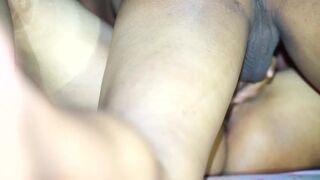 MEET KHMER HOTTY ON THE BUS (ចុយនិស្សិតពេទ្យ)