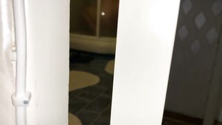 Caught my brothers wife masturbating with hard loud climax in the bath.