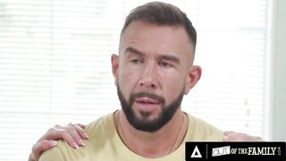 WITHOUT THE FAMILY - Kenzie Taylor’s Butt Drilled In Three-some With In-Law