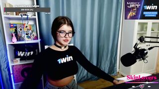 A streamer gal skinloverss gave herself to me during a donation stream