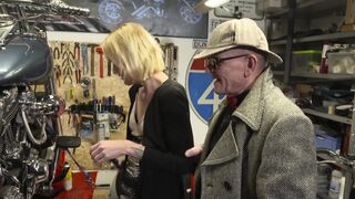 Hawt tattooed blond enjoying in hard bang on the floor