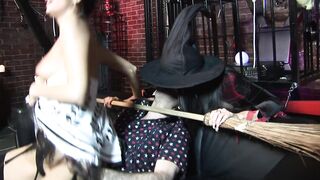Kayla And Riley Have A Trio And Share The Schlong Right Until The End- PervMilfsnTeens