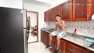 MI MADRASTRA NO DESAPROVECHA LA OPORTUNIDAD DE COMERSE UNA GRAN VERGA EN SU ESTRECHA SNATCH