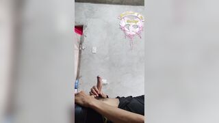 DUDES MASTURBÁNDOSE EL PENE