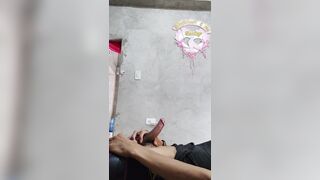 DUDES MASTURBÁNDOSE EL PENE