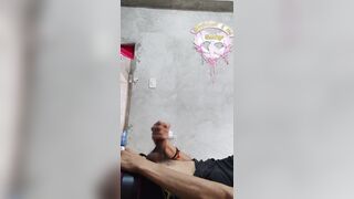 DUDES MASTURBÁNDOSE EL PENE