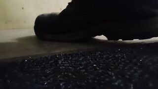 Dog Biscuit Walkover Grind Crush & Trample, size 11 indecent boots 89kg ????????