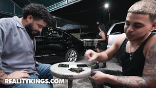 REALITY KINGS - Nasty Avery Jane Gets Down And Indecent At The Chop Shop With Mechanic Jmac