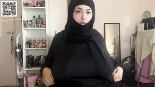 Hijabi floozy with massive melons gives u a joi u have a fun