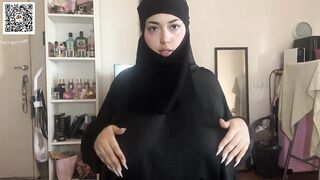 Hijabi floozy with massive melons gives u a joi u have a fun