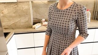 Реальная Измена - Трахаю Начальницу Жены пока Жена на Кухне - Русское Любительское с Разговорами