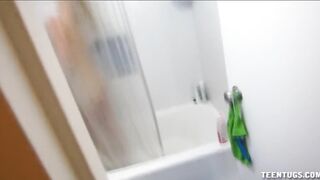 Hawt Sweetheart Fast Tugjob In The Washroom