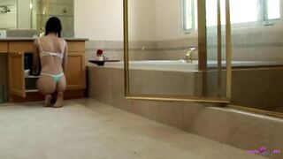 This babe Went to Take a Shower Rubbed Her Cunt and Then Sucked a Ebony Chap