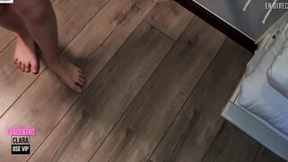 Pipe baveuse, gorge profonde et ejac dans la bouche pour cette femme de ménage bien salope-Clara Ose