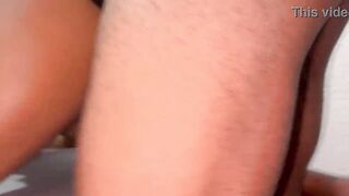 Preta safada esperou seu marido sair de casa e chamou seu vizinho pra fuder