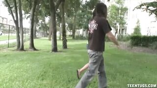 Sasha Foxxx Superb Tugjob For Homeless Chap
