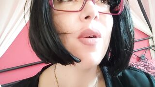 stepmom shows great squirt with toys