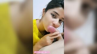 This guy convinced an eighteen-year-old gal to give up her virginity and filled her twat with a creampie