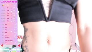 Cute fit beauty oils her chest and seduces u with her gym figure