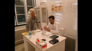 Kelly Trump Takes a Real Biggest Dick in Her Holes