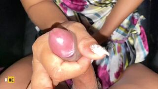 មេម៉ាយម្ចាស់ហាងលក់គ្រឿងសំអាងនៅសៀមរាប (Divorced makeup shop owner in Siem Reap)