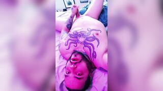 Tattooed Chap Masturbating in Couch