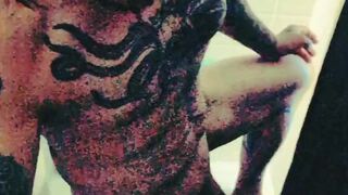 Amateur Dude Jerking Off in Shower