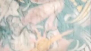 Chica caliente quiere montarme estando acompañados - 100% amateur