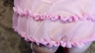 Doggy Bang شرموطة هيجانة ترج في طيزها وتحك كسها في زبر عشيقها لحد ما يجيبهم على خرم طيزها