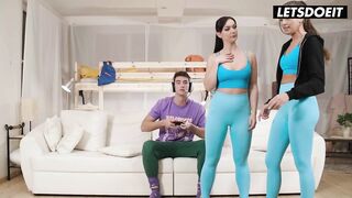 Lady Gang Bangs Virgin StepBro Whilst This guy's Playing A Game - LETSDOEIT