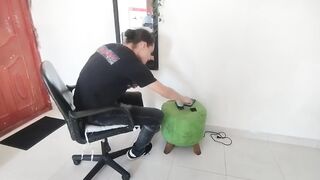 Instructions from My Step Mommy Colombian - THIS BABE TEACHES ME HOW TO SHAVE HER SNATCH