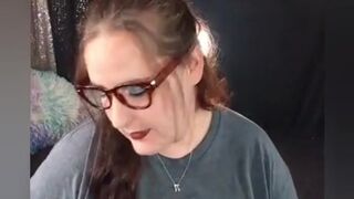 Smokin' Cutie Live Stream Chatting