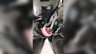 穿乳胶衣带上锁