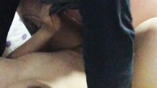 Me la cojo mientras está recostada two