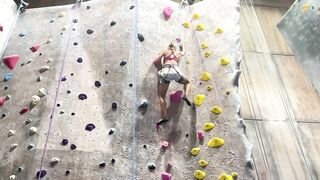 Hawt Emo Climber Gals Flashing Their Natural Boobs at the Climbing Gym