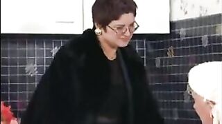 German grannies engage into lesbian sex at kitcheb