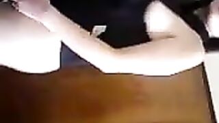 SEXY ARABIC GIRL SHOWS OFF