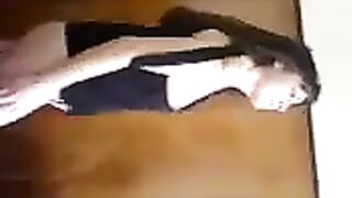 SEXY ARABIC GIRL SHOWS OFF