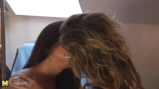 Two mature housewives fucking eachother