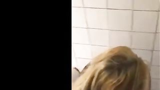 Servicio discoteca - Lesbiana dominante pillada con su novia