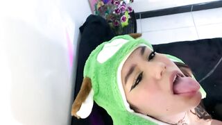 Mi neighbour comes to my abode and gives me a great bang!!