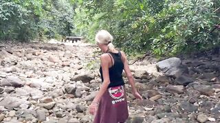 THAT BABE LOST IN THE FOREST - IF U ASSIST ME, I'LL SUCK YOUR WANG AND U CUM IN MY THROAT