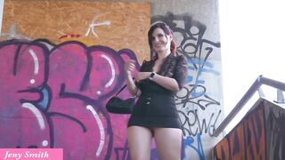 Jeny Smith playing herself in public