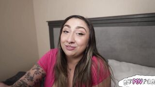 Cheating stepmom tries out stepson’s knob