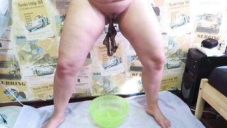 Twat pees in her pants. Homemade with a breasty big beautiful woman.