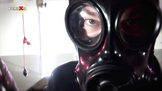 Fetish babe gets facialized