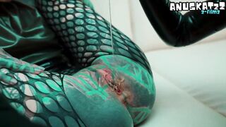 Gothic Lesbo Latex Fist Play, Squirting and Gapes