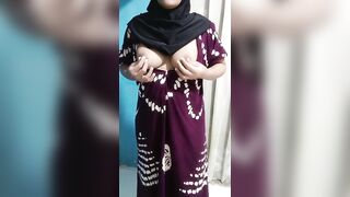 Glamorous teacher masturbates lonely when her spouse leaves city