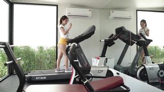 I came to the gym to work out and there was a hawt hottie there willing to cheat on her boyfriend.